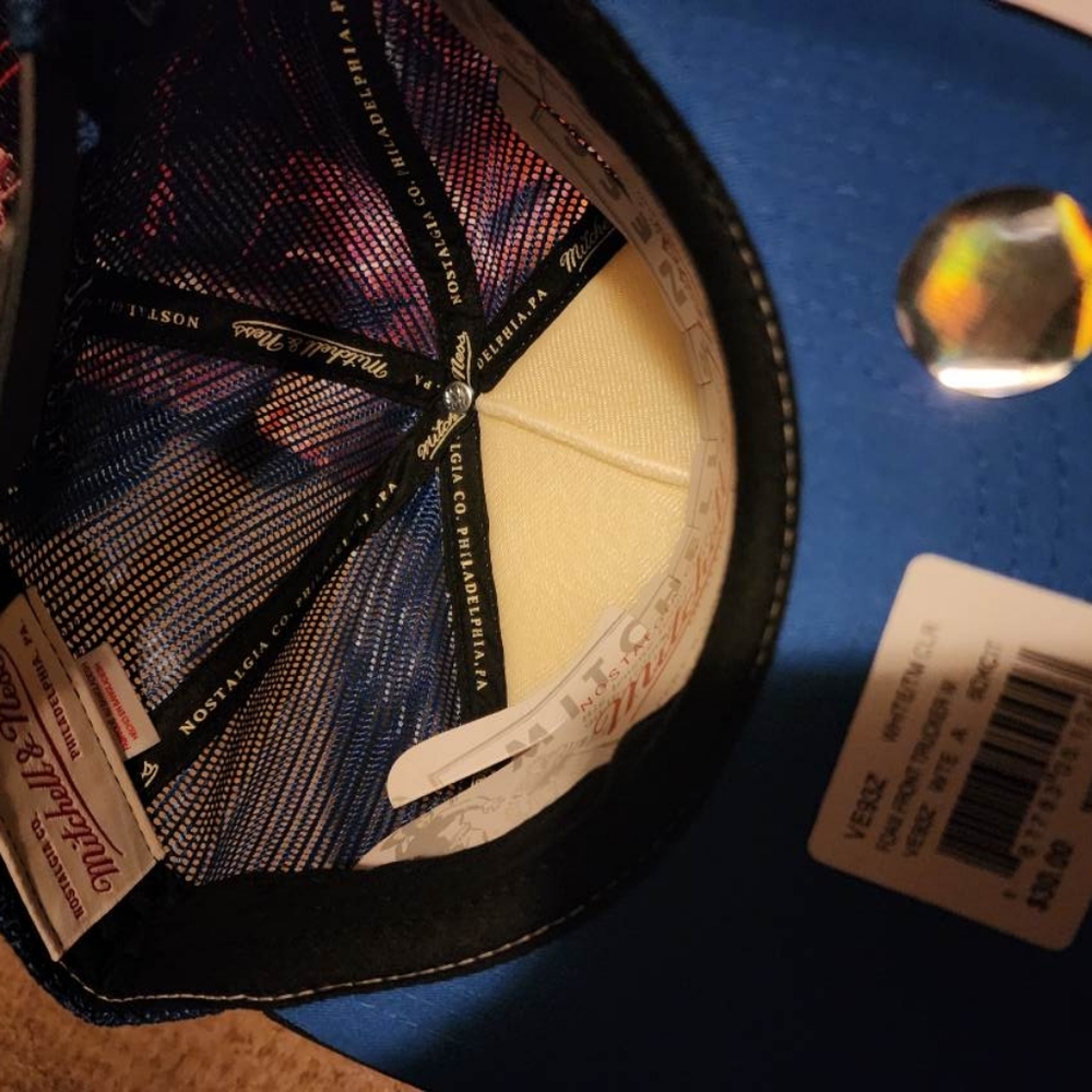 🏀🌃 Oklahoma City Mitchell & Ness hat, BRAND NEW, adjustable, white+blue 🌃🏀 - Picture 5 of 6